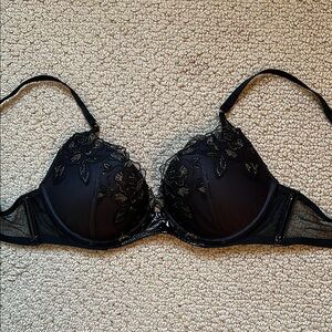 Victoria’s Secret Elegant Black Lace Bra 34A